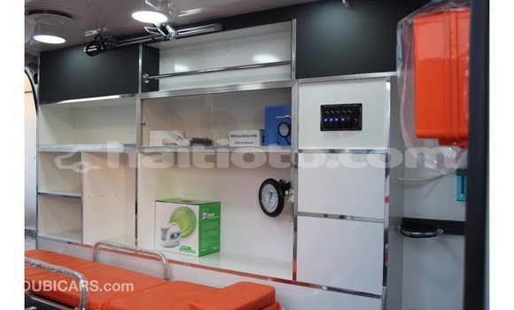 Acheter Import Voiture Toyota Hiace Blanc à Import - Dubai, Artibonite Acheter Import Voiture Toyota Hiace Blanc à Import - Dubai, Artibonite