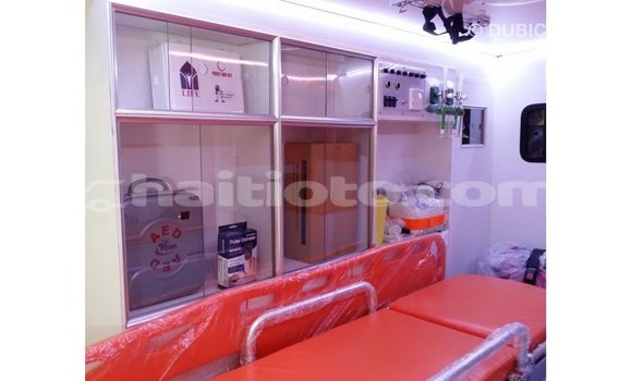 Buy Import Toyota Hiace White Car in Import - Dubai in Artibonite Buy Import Toyota Hiace White Car in Import - Dubai in Artibonite