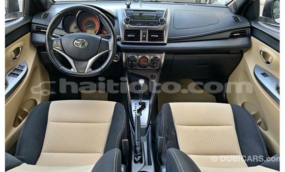Acheter Import Voiture Toyota Yaris Blanc à Import - Dubai, Artibonite Acheter Import Voiture Toyota Yaris Blanc à Import - Dubai, Artibonite