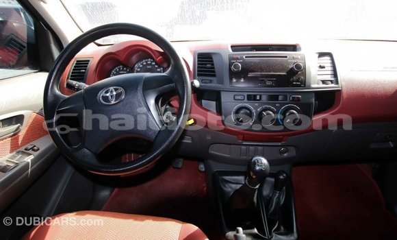 Acheter Import Voiture Toyota Hilux Rouge à Import - Dubai, Artibonite Acheter Import Voiture Toyota Hilux Rouge à Import - Dubai, Artibonite