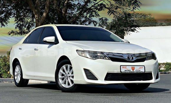 Acheter Import Voiture Toyota Camry Blanc à Import - Dubai, Artibonite