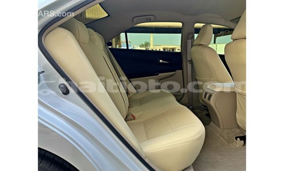Acheter Import Voiture Toyota Camry Blanc à Import - Dubai, Artibonite Acheter Import Voiture Toyota Camry Blanc à Import - Dubai, Artibonite