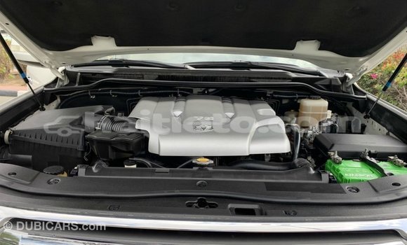 Acheter Import Voiture Toyota Land Cruiser Blanc à Import - Dubai, Artibonite Acheter Import Voiture Toyota Land Cruiser Blanc à Import - Dubai, Artibonite
