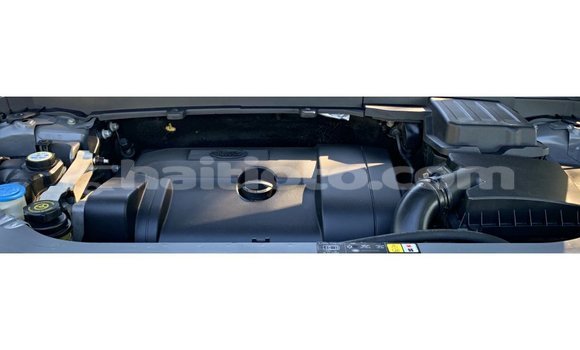 Acheter Import Voiture Land Rover Defender Autre à Import - Dubai, Artibonite Acheter Import Voiture Land Rover Defender Autre à Import - Dubai, Artibonite