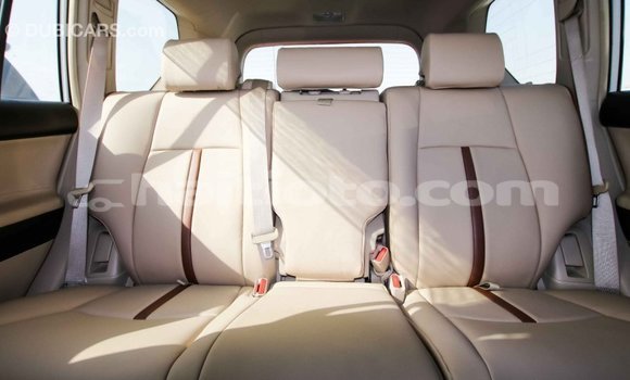 Acheter Import Voiture Toyota Prado Blanc à Import - Dubai, Artibonite Acheter Import Voiture Toyota Prado Blanc à Import - Dubai, Artibonite