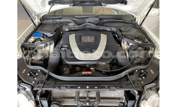 Acheter Import Voiture Mercedes-Benz 200 Blanc à Import - Dubai, Artibonite Acheter Import Voiture Mercedes-Benz 200 Blanc à Import - Dubai, Artibonite