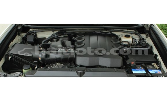 Acheter Import Voiture Toyota Prado Blanc à Import - Dubai, Artibonite Acheter Import Voiture Toyota Prado Blanc à Import - Dubai, Artibonite