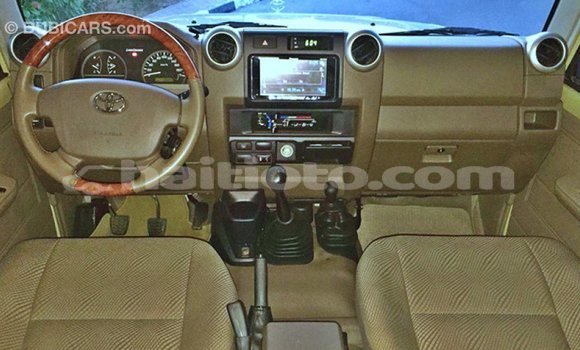 Acheter Import Voiture Toyota Land Cruiser Beige à Import - Dubai, Artibonite Acheter Import Voiture Toyota Land Cruiser Beige à Import - Dubai, Artibonite