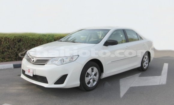 Buy Import Toyota Camry White Car in Import - Dubai in Artibonite