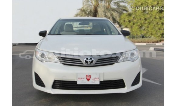 Acheter Import Voiture Toyota Camry Blanc à Import - Dubai, Artibonite Acheter Import Voiture Toyota Camry Blanc à Import - Dubai, Artibonite
