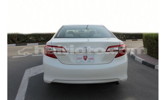 Acheter Import Voiture Toyota Camry Blanc à Import - Dubai, Artibonite Acheter Import Voiture Toyota Camry Blanc à Import - Dubai, Artibonite