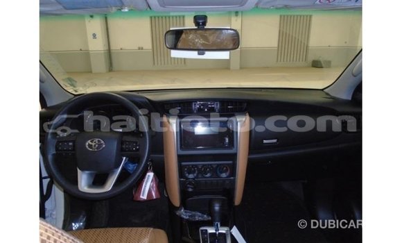 Buy Import Toyota Fortuner White Car in Import - Dubai in Artibonite Buy Import Toyota Fortuner White Car in Import - Dubai in Artibonite
