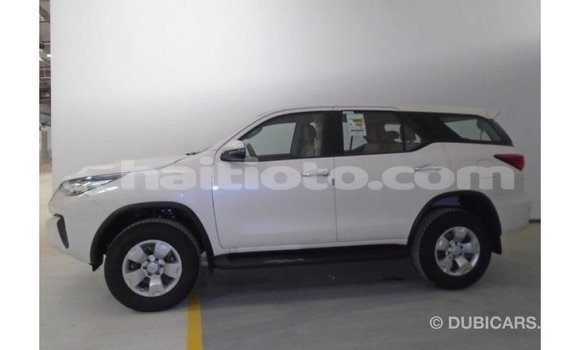 Buy Import Toyota Fortuner White Car in Import - Dubai in Artibonite Buy Import Toyota Fortuner White Car in Import - Dubai in Artibonite