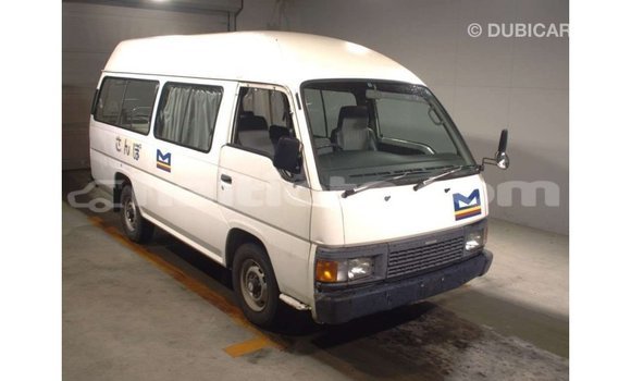 Acheter Import Voiture Nissan Caravan Blanc à Import - Dubai, Artibonite Acheter Import Voiture Nissan Caravan Blanc à Import - Dubai, Artibonite