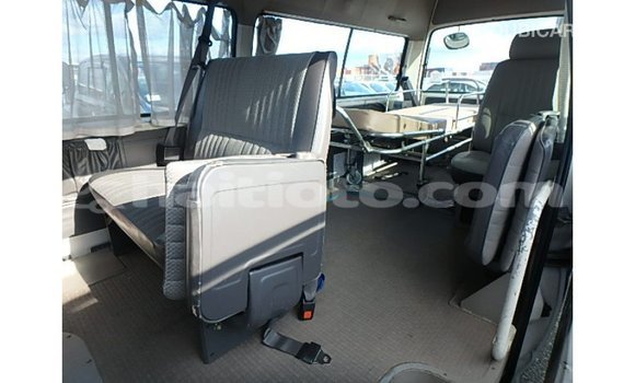 Acheter Import Voiture Nissan Caravan Blanc à Import - Dubai, Artibonite Acheter Import Voiture Nissan Caravan Blanc à Import - Dubai, Artibonite
