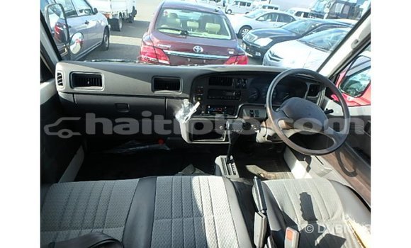 Acheter Import Voiture Nissan Caravan Blanc à Import - Dubai, Artibonite Acheter Import Voiture Nissan Caravan Blanc à Import - Dubai, Artibonite