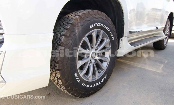 Acheter Import Voiture Toyota Prado Blanc à Import - Dubai, Artibonite Acheter Import Voiture Toyota Prado Blanc à Import - Dubai, Artibonite