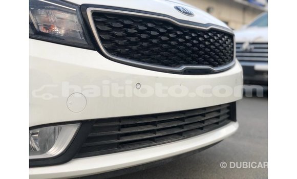 Acheter Import Voiture Kia Cerato Blanc à Import - Dubai, Artibonite Acheter Import Voiture Kia Cerato Blanc à Import - Dubai, Artibonite