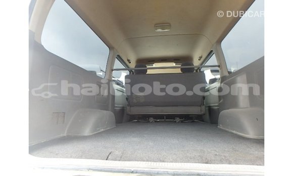 Acheter Import Voiture Toyota Regius Blanc à Import - Dubai, Artibonite Acheter Import Voiture Toyota Regius Blanc à Import - Dubai, Artibonite