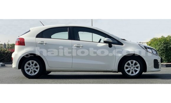 Acheter Import Voiture Kia Rio Blanc à Import - Dubai, Artibonite Acheter Import Voiture Kia Rio Blanc à Import - Dubai, Artibonite