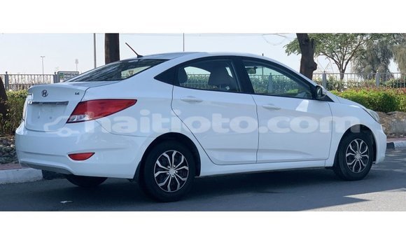 Acheter Import Voiture Hyundai Accent Blanc à Import - Dubai, Artibonite Acheter Import Voiture Hyundai Accent Blanc à Import - Dubai, Artibonite