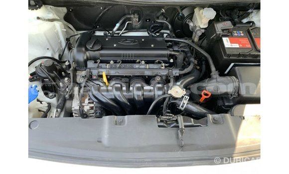Acheter Import Voiture Hyundai Accent Blanc à Import - Dubai, Artibonite Acheter Import Voiture Hyundai Accent Blanc à Import - Dubai, Artibonite