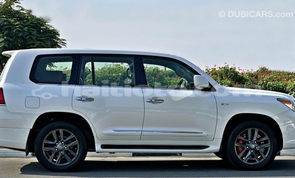 Acheter Import Voiture Lexus LX Blanc à Import - Dubai, Artibonite Acheter Import Voiture Lexus LX Blanc à Import - Dubai, Artibonite