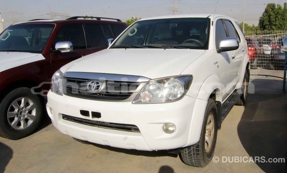 Acheter Import Voiture Toyota Fortuner Blanc à Import - Dubai, Artibonite Acheter Import Voiture Toyota Fortuner Blanc à Import - Dubai, Artibonite