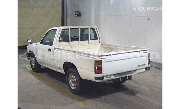 Acheter Import Voiture Toyota Hilux Blanc à Import - Dubai, Artibonite Acheter Import Voiture Toyota Hilux Blanc à Import - Dubai, Artibonite