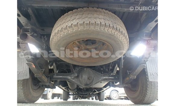 Acheter Import Voiture Toyota Hilux Blanc à Import - Dubai, Artibonite Acheter Import Voiture Toyota Hilux Blanc à Import - Dubai, Artibonite
