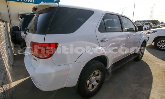 Acheter Import Voiture Toyota Fortuner Blanc à Import - Dubai, Artibonite Acheter Import Voiture Toyota Fortuner Blanc à Import - Dubai, Artibonite