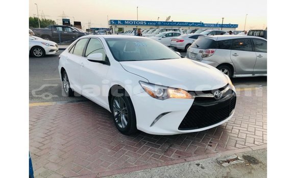 Buy Import Toyota Camry White Car in Import - Dubai in Artibonite