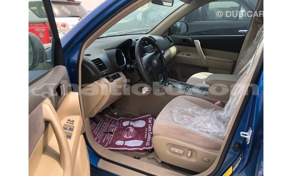 Buy Import Toyota Highlander Blue Car in Import - Dubai in Artibonite Buy Import Toyota Highlander Blue Car in Import - Dubai in Artibonite