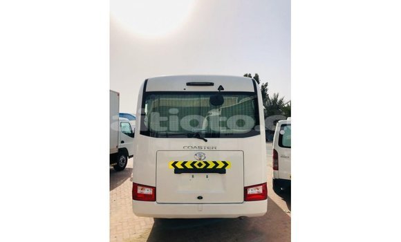 Acheter Import Voiture Toyota Coaster Blanc à Import - Dubai, Artibonite Acheter Import Voiture Toyota Coaster Blanc à Import - Dubai, Artibonite