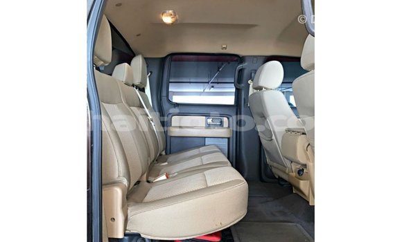 Acheter Import Voiture Ford Club Wagon Marron à Import - Dubai, Artibonite Acheter Import Voiture Ford Club Wagon Marron à Import - Dubai, Artibonite