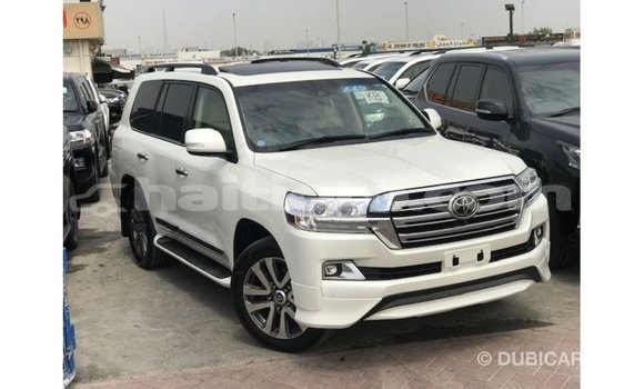Acheter Import Voiture Toyota Land Cruiser Blanc à Import - Dubai, Artibonite Acheter Import Voiture Toyota Land Cruiser Blanc à Import - Dubai, Artibonite