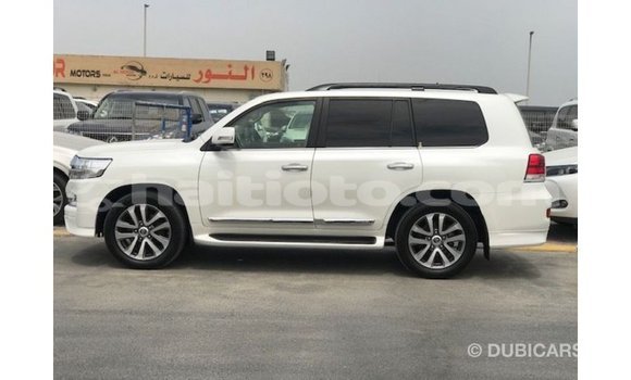 Acheter Import Voiture Toyota Land Cruiser Blanc à Import - Dubai, Artibonite Acheter Import Voiture Toyota Land Cruiser Blanc à Import - Dubai, Artibonite