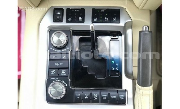 Acheter Import Voiture Toyota Land Cruiser Blanc à Import - Dubai, Artibonite Acheter Import Voiture Toyota Land Cruiser Blanc à Import - Dubai, Artibonite