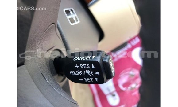 Acheter Import Voiture Toyota Land Cruiser Blanc à Import - Dubai, Artibonite Acheter Import Voiture Toyota Land Cruiser Blanc à Import - Dubai, Artibonite