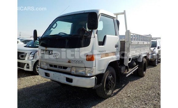 Acheter Import Voiture Toyota Dyna Blanc à Import - Dubai, Artibonite Acheter Import Voiture Toyota Dyna Blanc à Import - Dubai, Artibonite