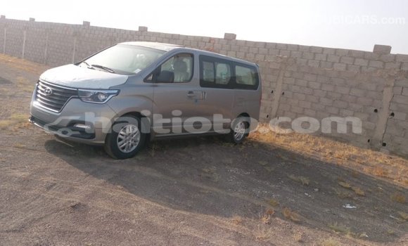 Acheter Import Voiture Hyundai Accent Marron à Import - Dubai, Artibonite Acheter Import Voiture Hyundai Accent Marron à Import - Dubai, Artibonite