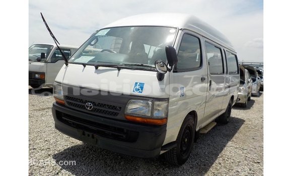 Acheter Import Voiture Toyota Hiace Blanc à Import - Dubai, Artibonite Acheter Import Voiture Toyota Hiace Blanc à Import - Dubai, Artibonite