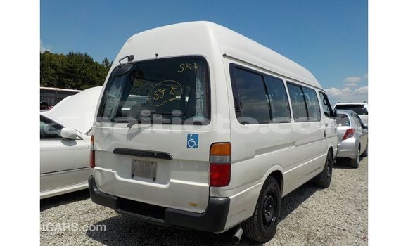 Acheter Import Voiture Toyota Hiace Blanc à Import - Dubai, Artibonite Acheter Import Voiture Toyota Hiace Blanc à Import - Dubai, Artibonite
