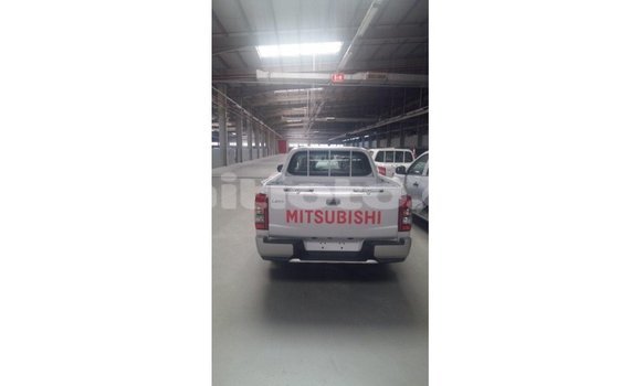 Buy Import Mitsubishi L200 White Car in Import - Dubai in Artibonite Buy Import Mitsubishi L200 White Car in Import - Dubai in Artibonite