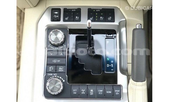 Acheter Import Voiture Toyota Land Cruiser Blanc à Import - Dubai, Artibonite Acheter Import Voiture Toyota Land Cruiser Blanc à Import - Dubai, Artibonite