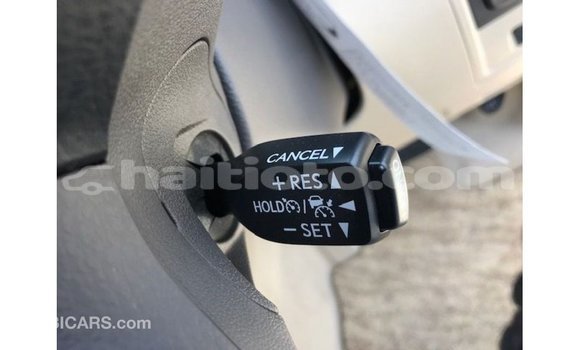 Acheter Import Voiture Toyota Land Cruiser Blanc à Import - Dubai, Artibonite Acheter Import Voiture Toyota Land Cruiser Blanc à Import - Dubai, Artibonite