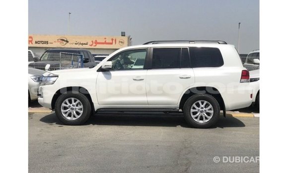 Acheter Import Voiture Toyota Land Cruiser Blanc à Import - Dubai, Artibonite Acheter Import Voiture Toyota Land Cruiser Blanc à Import - Dubai, Artibonite