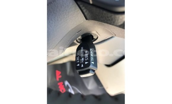 Acheter Import Voiture Toyota Land Cruiser Blanc à Import - Dubai, Artibonite Acheter Import Voiture Toyota Land Cruiser Blanc à Import - Dubai, Artibonite