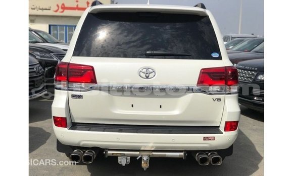 Acheter Import Voiture Toyota Land Cruiser Blanc à Import - Dubai, Artibonite Acheter Import Voiture Toyota Land Cruiser Blanc à Import - Dubai, Artibonite