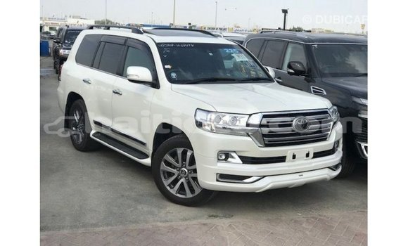 Acheter Import Voiture Toyota Land Cruiser Blanc à Import - Dubai, Artibonite Acheter Import Voiture Toyota Land Cruiser Blanc à Import - Dubai, Artibonite